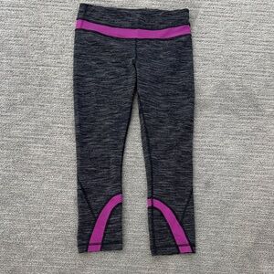 Lululemon Women’s Cropped Heathered Black and Purple Active Crop Leggings Sz 6